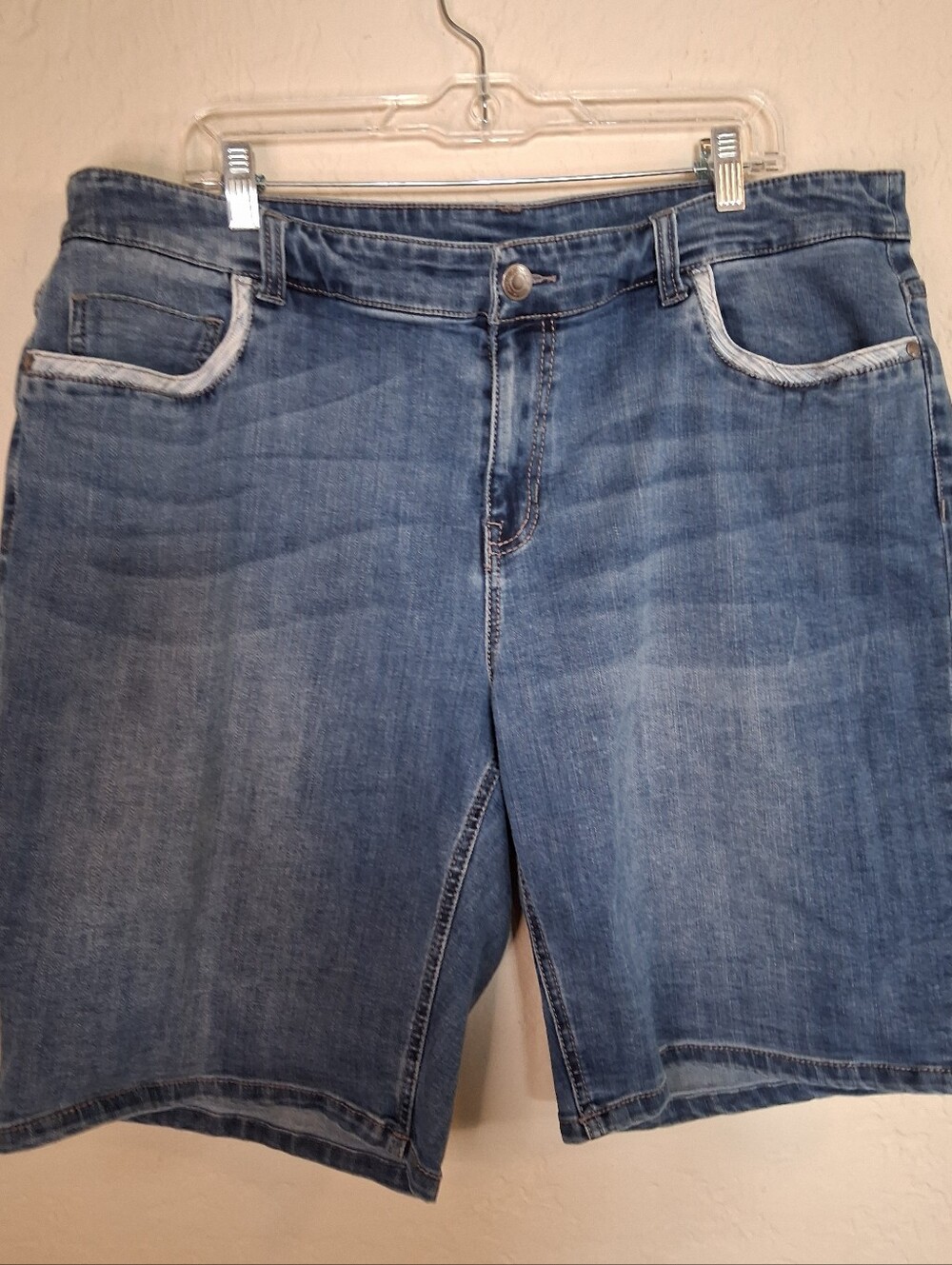 Woman's Classic Mid Wash Denim Bermuda Shorts Sz 20 Patchwork Accents